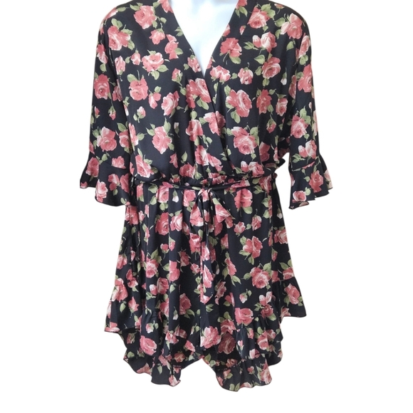 BOOHOO Plus Size Rose Floral Ruffle Tie Playsuit/Romper Plus Size 22 - Picture 3 of 14